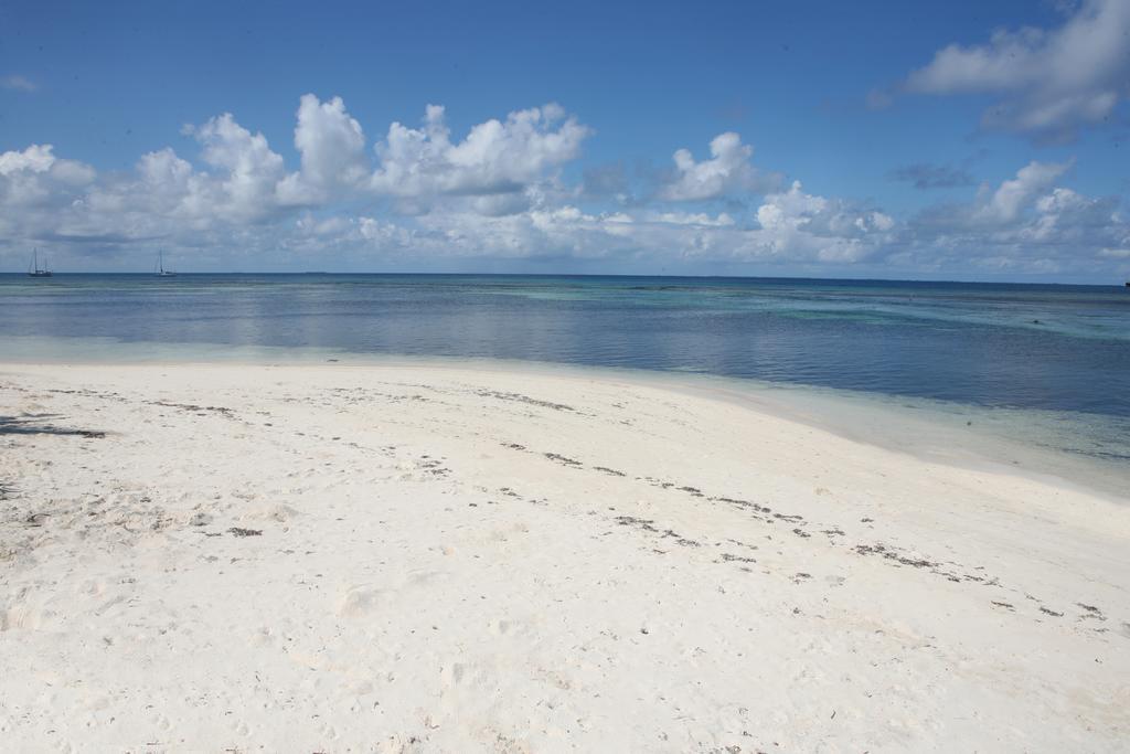 Equa Reef Maldives 호텔 아두아톨 외부 사진